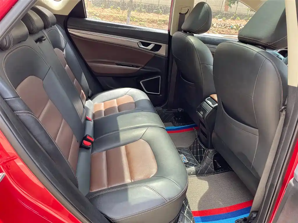 Geely Emgrand GS 2019 — фото 6