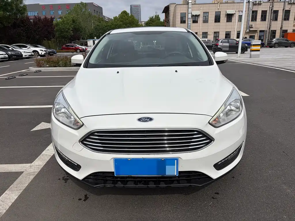 Ford Focus 2018 — фото 2