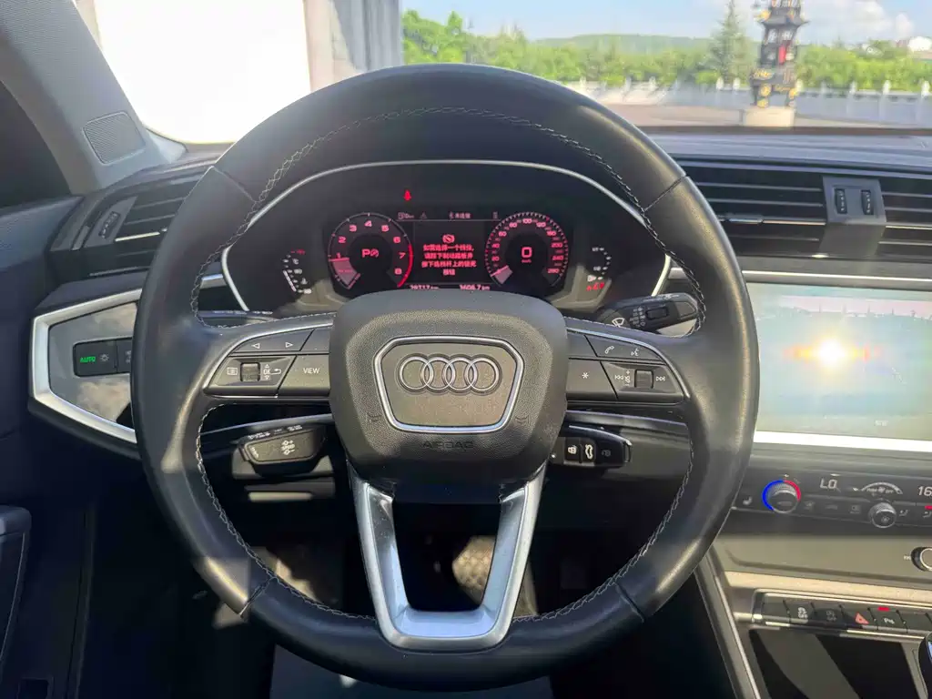 Audi Q3 2023 — фото 15