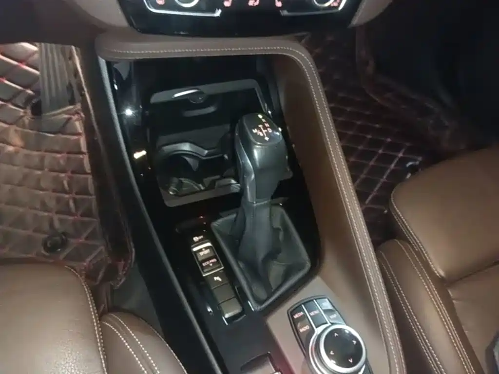 BMW X1 2017 — фото 10