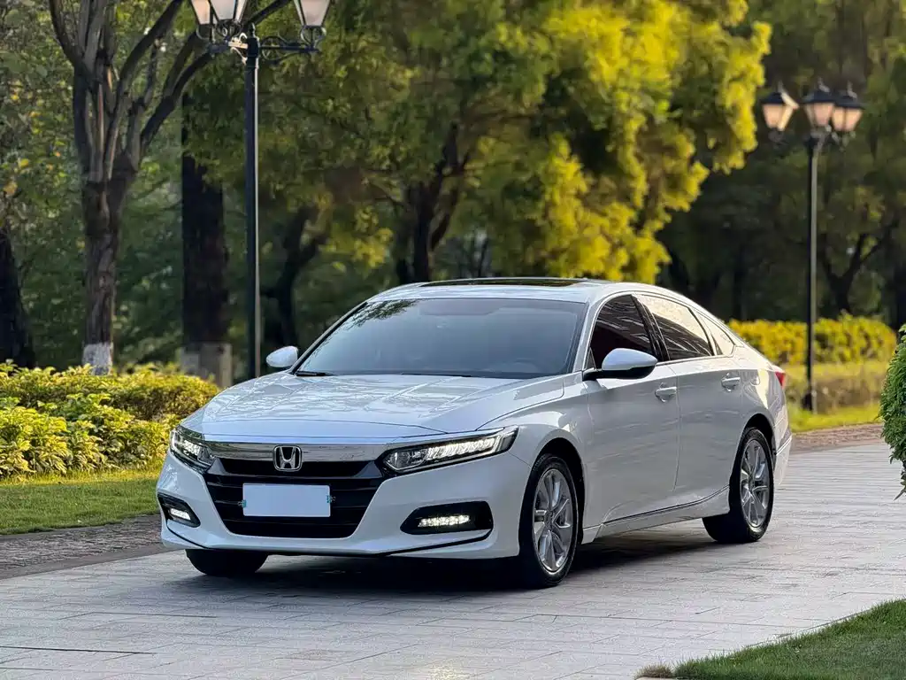 Honda Accord 2020 — фото 1