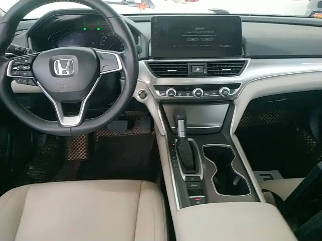 Honda Accord 2022 — фото 13