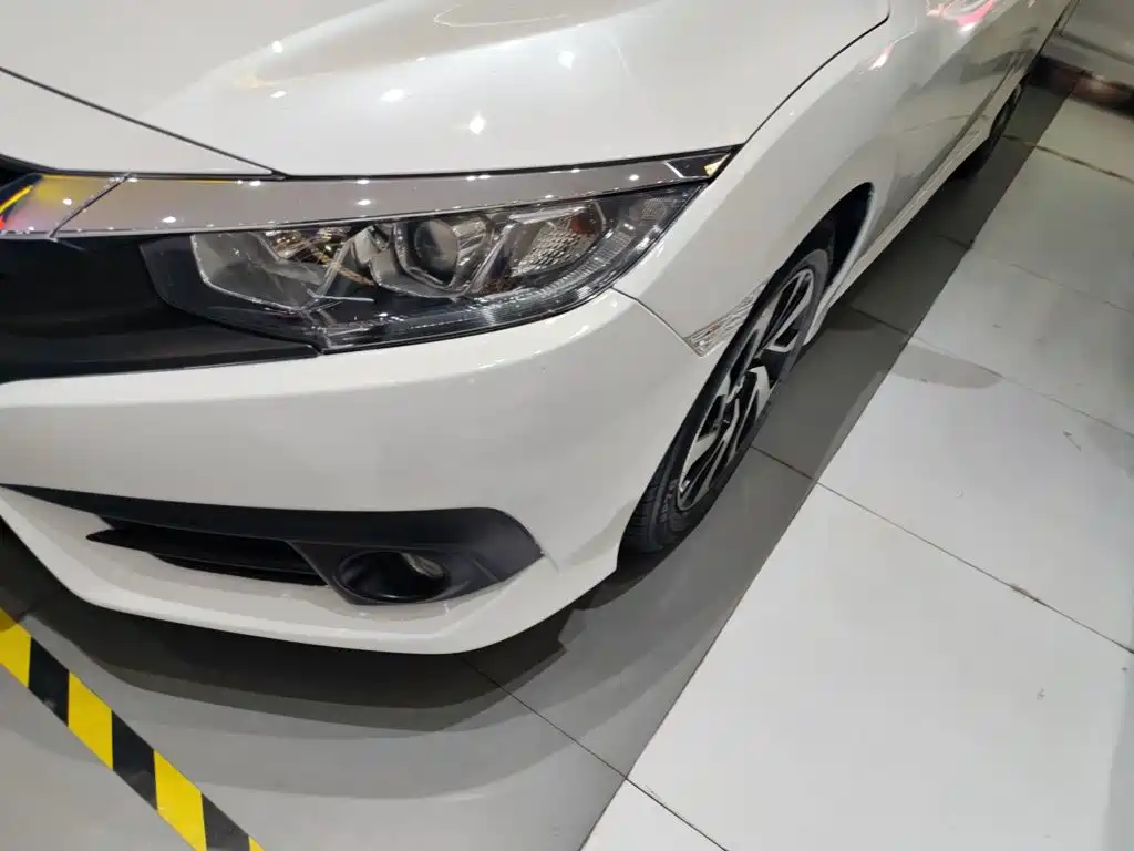 Honda Civic 2019 — фото 24