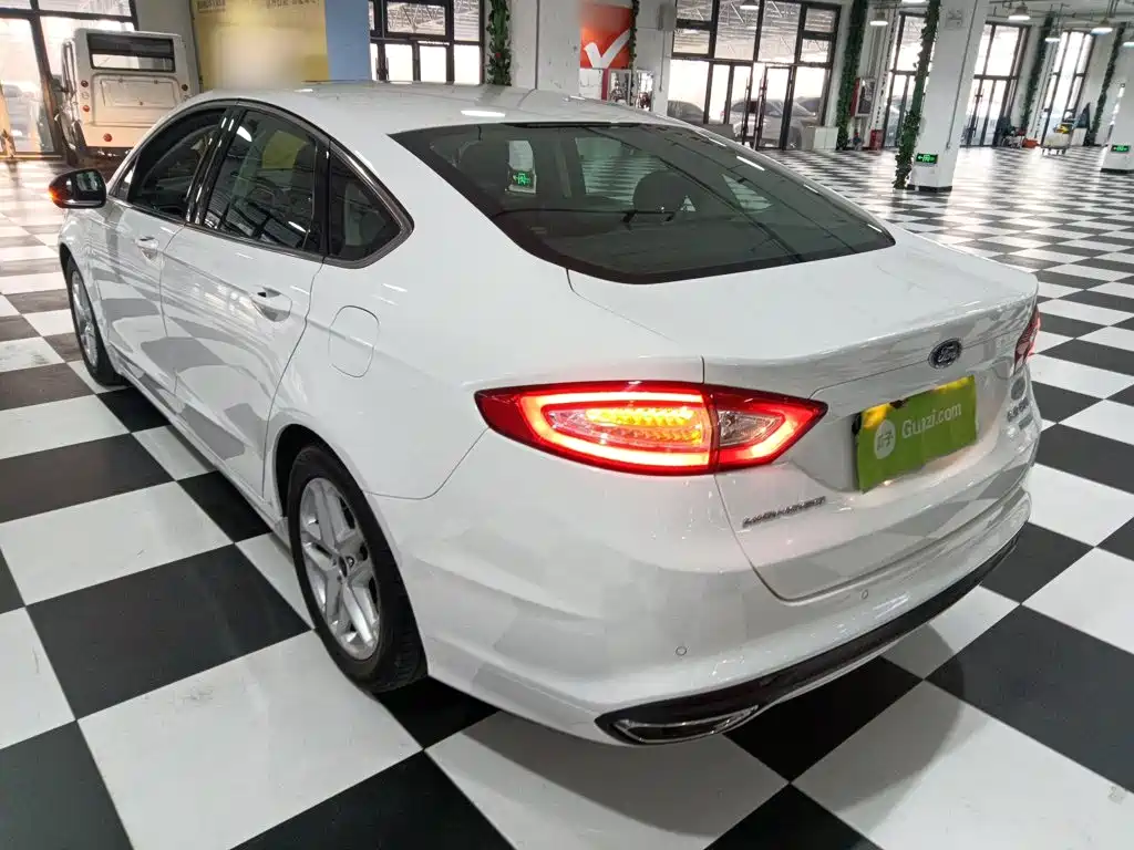 Ford Mondeo 2016 — фото 5