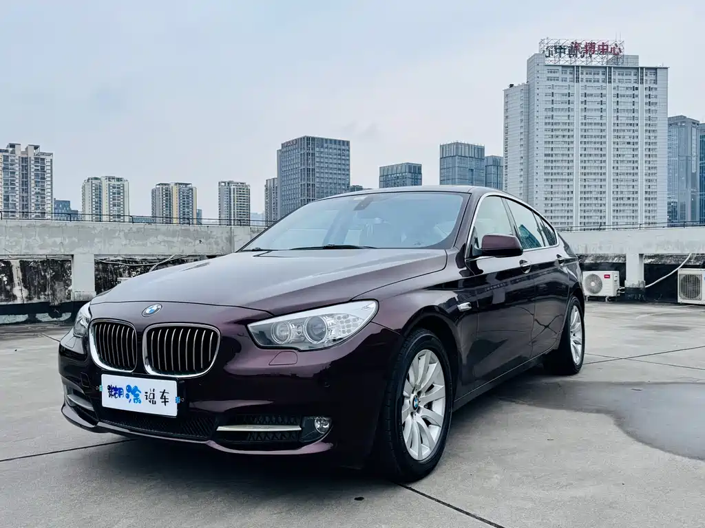 BMW 5 Series GT 2011 — фото 1