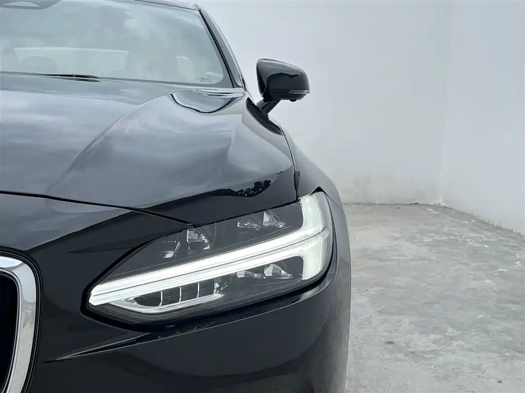 Volvo S90 2022 — фото 15