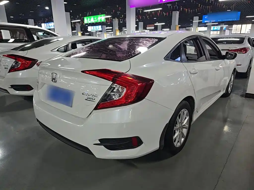 Honda Civic 2018 — фото 7