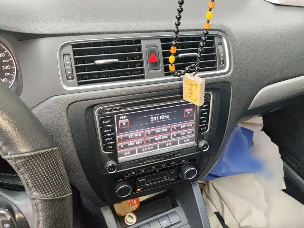 Volkswagen Sagitar 2014