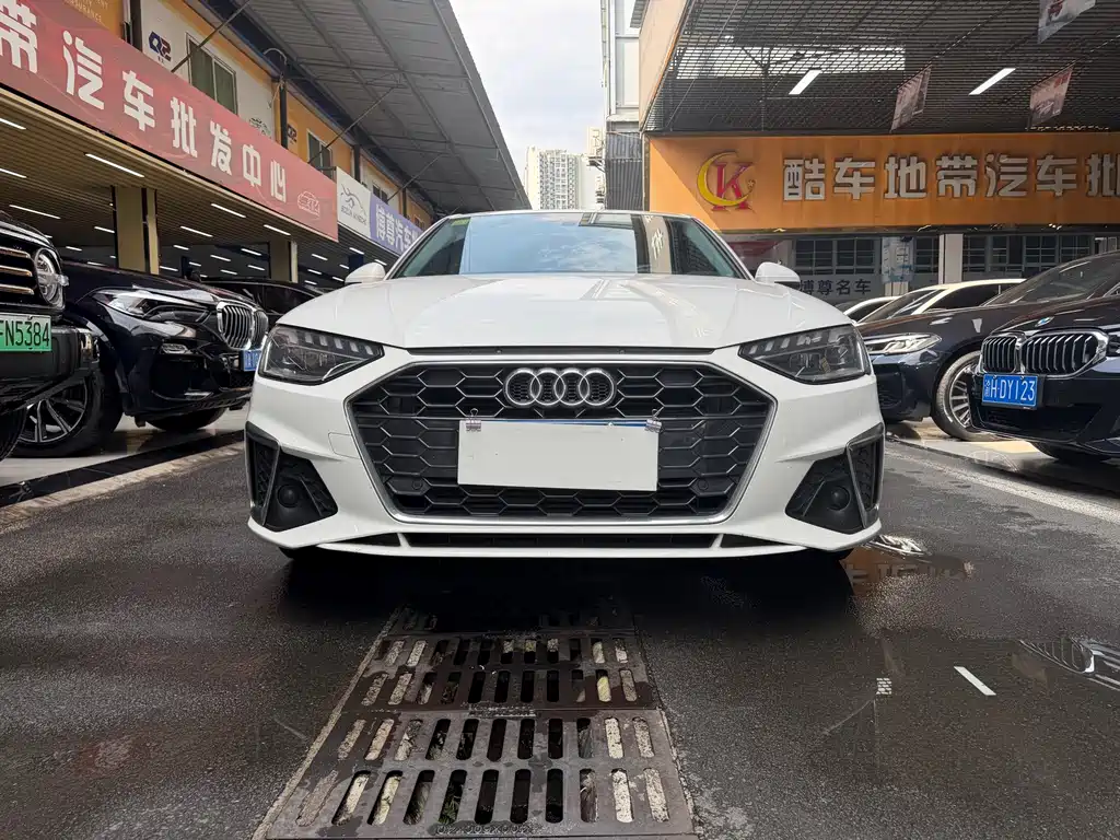 Audi A4L 2021