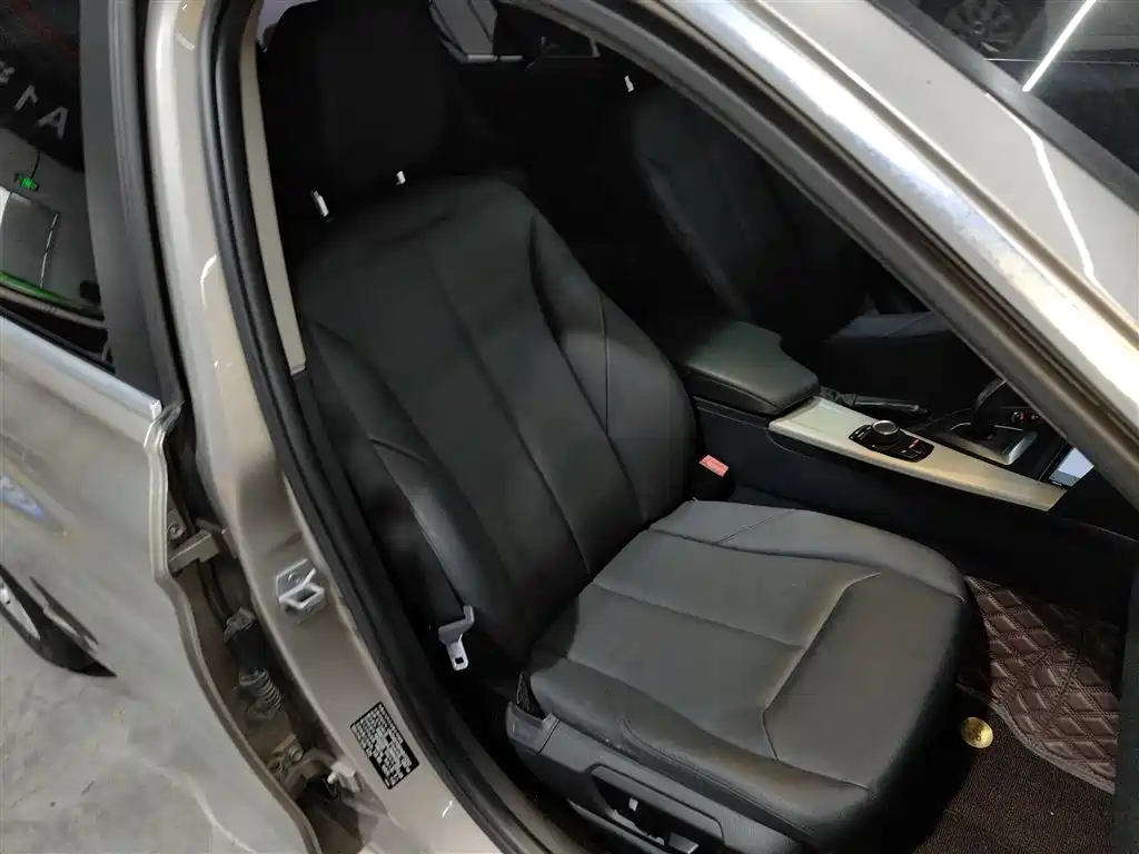BMW 3 Series 2015 — фото 17