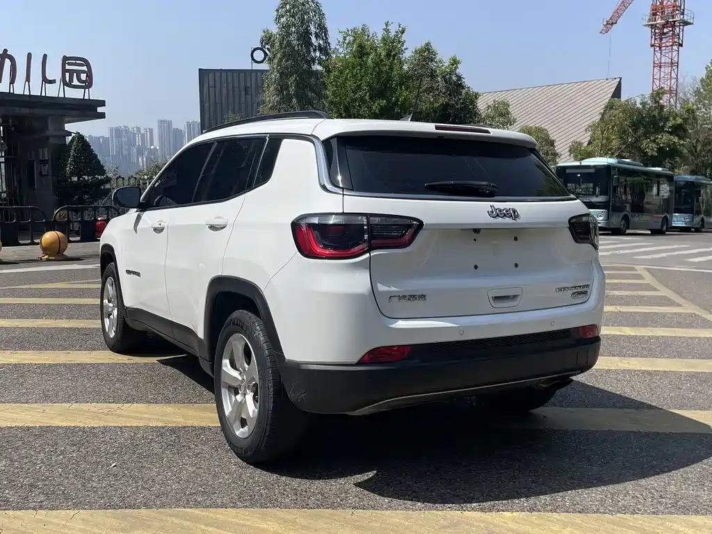 Jeep Compass 2019 — фото 14
