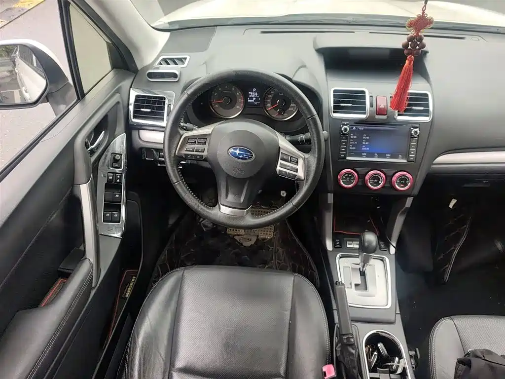 Subaru Forester 2015 — фото 3