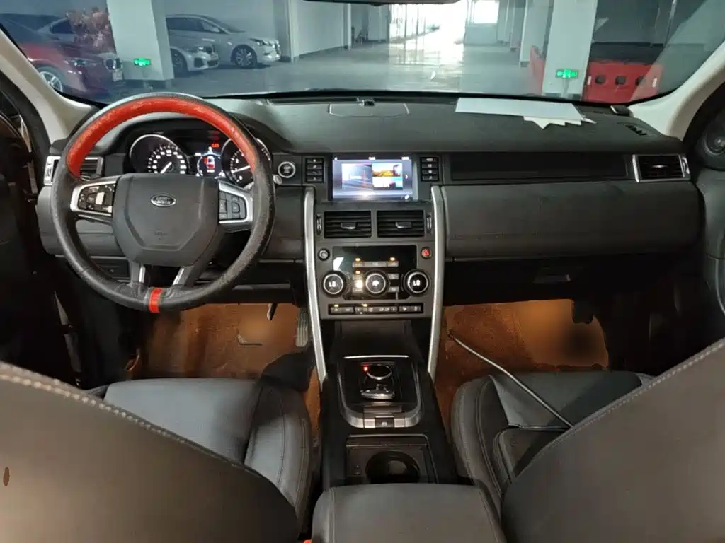 Land Rover Discovery Sport 2017 — фото 10