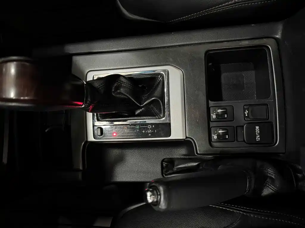 Toyota Prado 2016 — фото 11