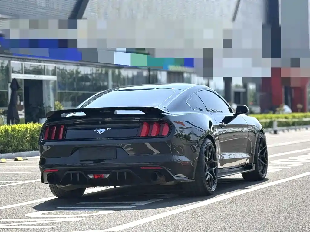 Ford Mustang 2017 — фото 11