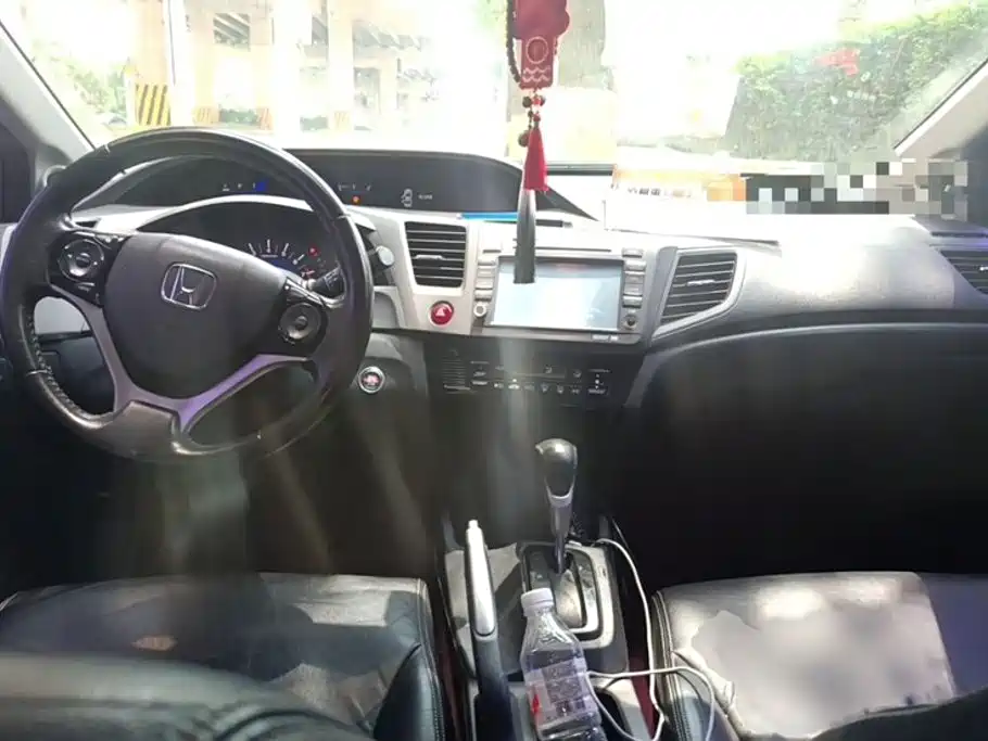 Honda Civic 2015 — фото 12