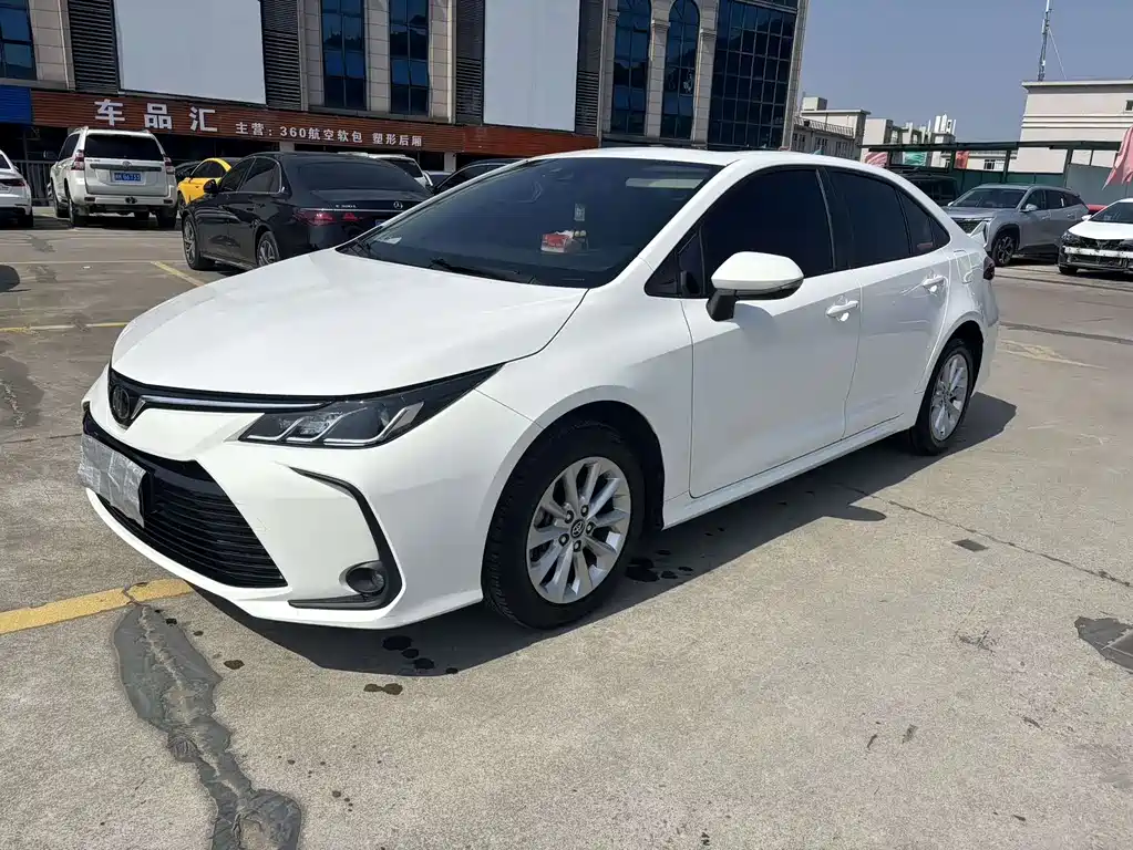Toyota Corolla 2021 — фото 1