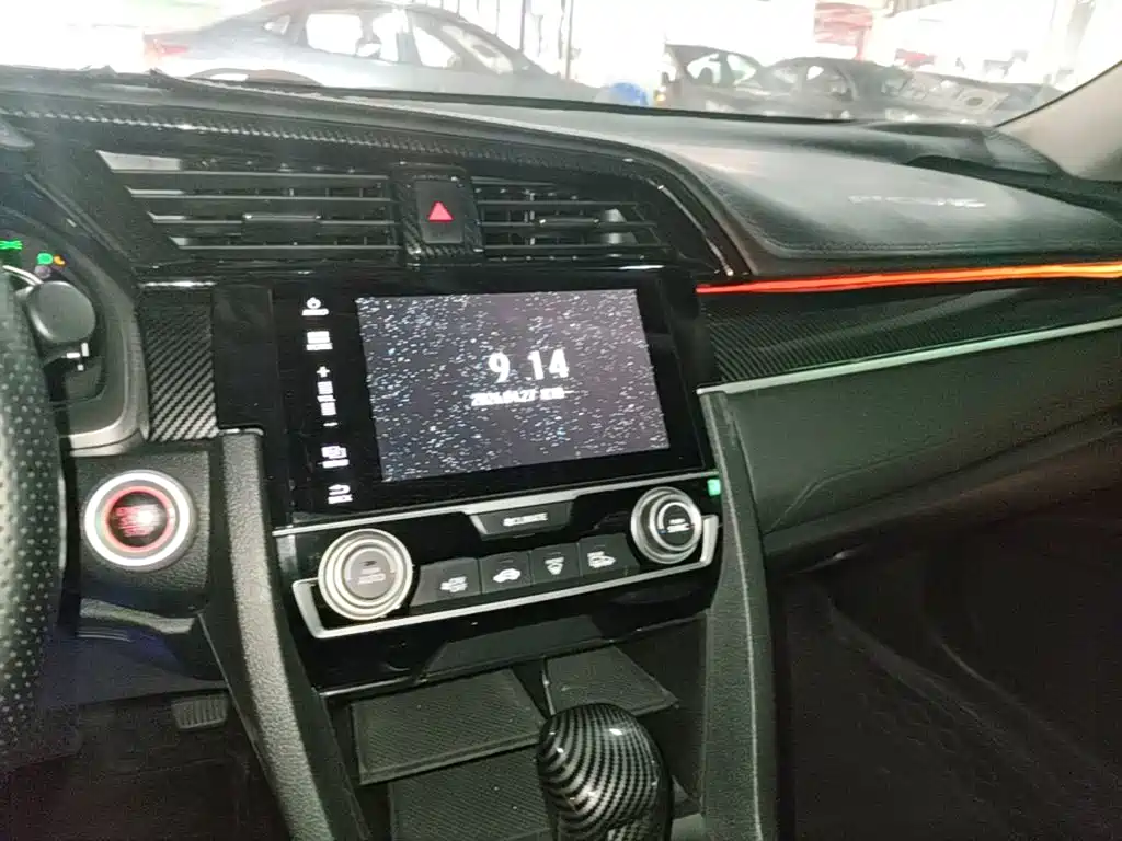 Honda Civic 2019 — фото 13