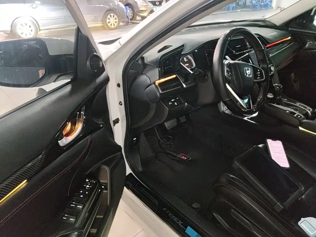 Honda Civic 2019 — фото 15