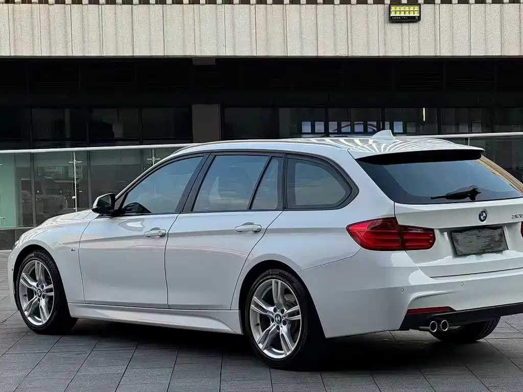 BMW 3 Series 2016 — фото 8