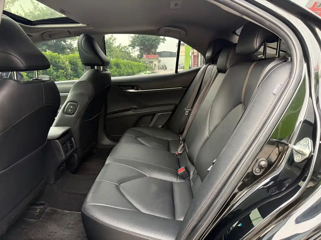 Toyota Camry 2021 — фото 13