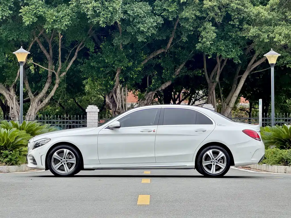 Mercedes-Benz C-Class 2019 — фото 8