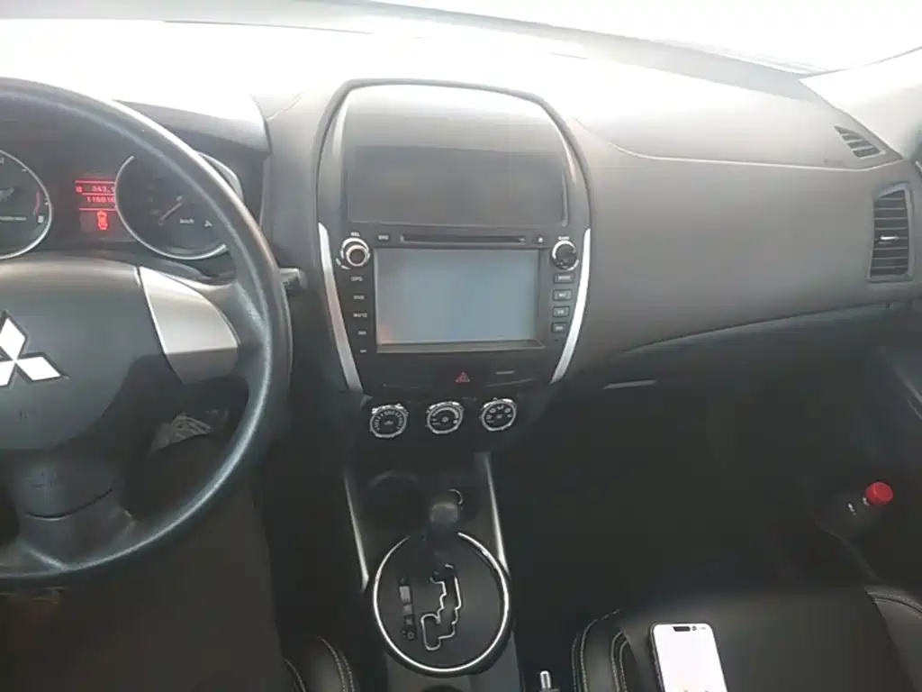 Mitsubishi ASX 2015 — фото 10