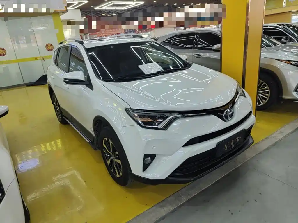 Toyota RAV4 2019 — фото 22