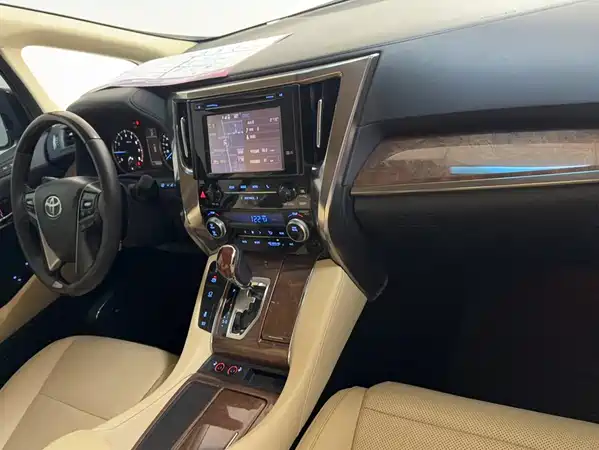 Toyota Alphard 2017