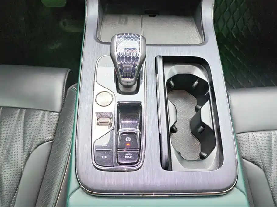 GAC Motor Trumpchi GS8 2023 — фото 16