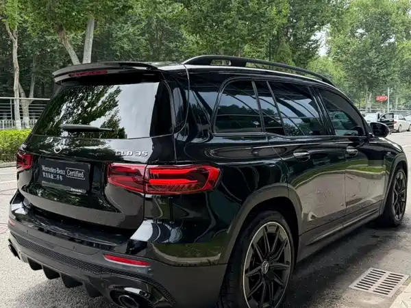 Mercedes-Benz GLB AMG 2025