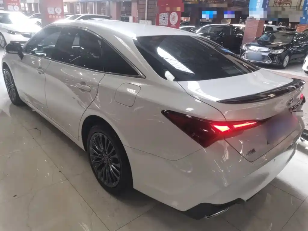 Toyota Avalon 2019 — фото 23