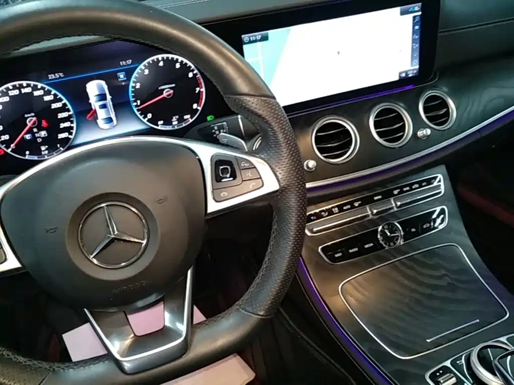 Mercedes-Benz E-Class 2018 — фото 10
