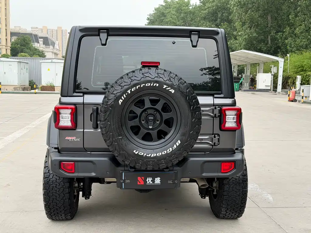 Jeep Wrangler 2023 — фото 9