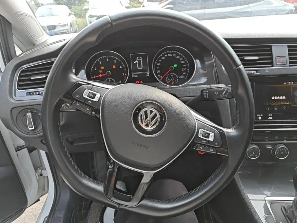 Volkswagen Golf 2019 — фото 11
