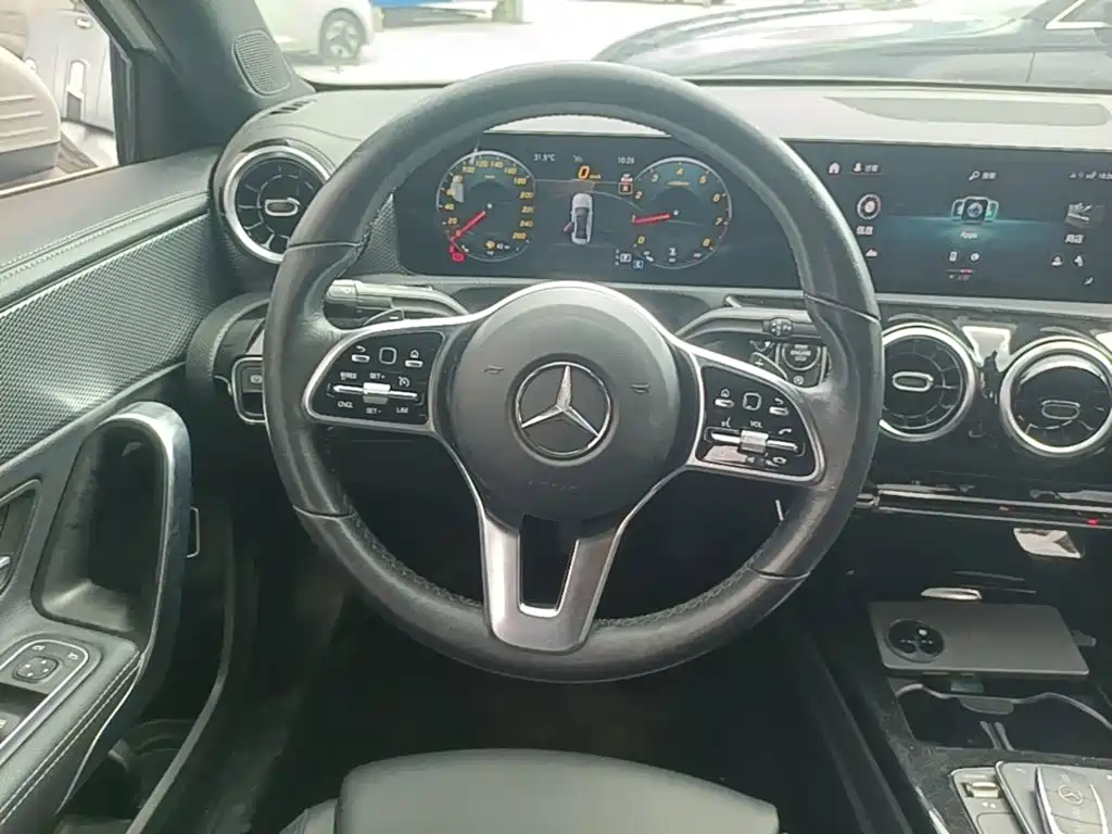 Mercedes-Benz A-Class 2023 — фото 11