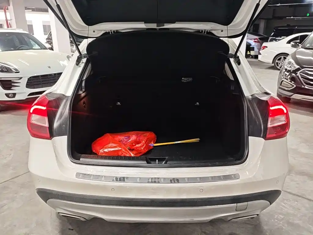 Mercedes-Benz GLA 2017 — фото 19