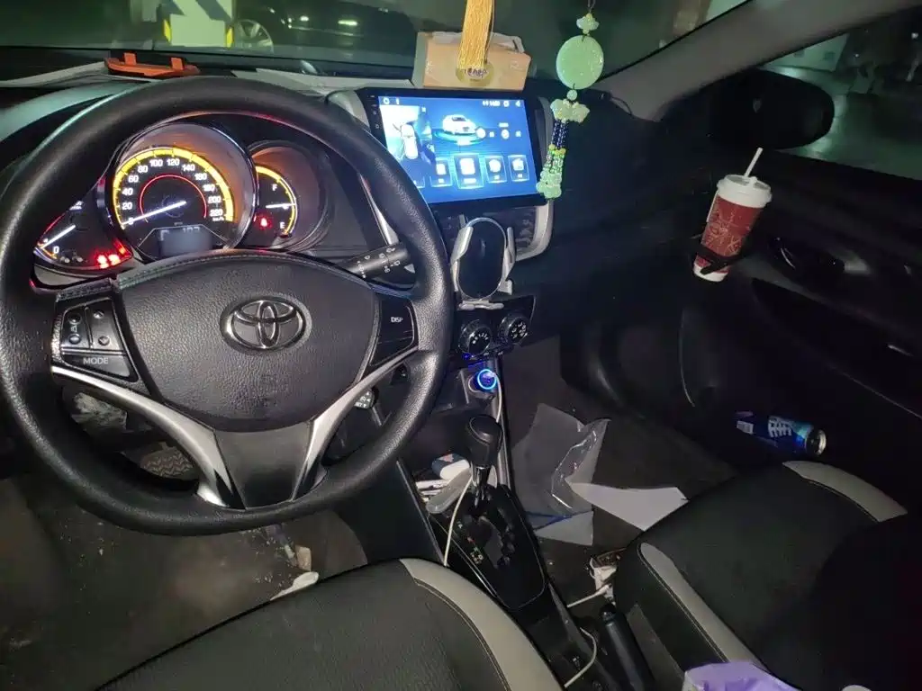 Toyota Yaris L 2021 — фото 13
