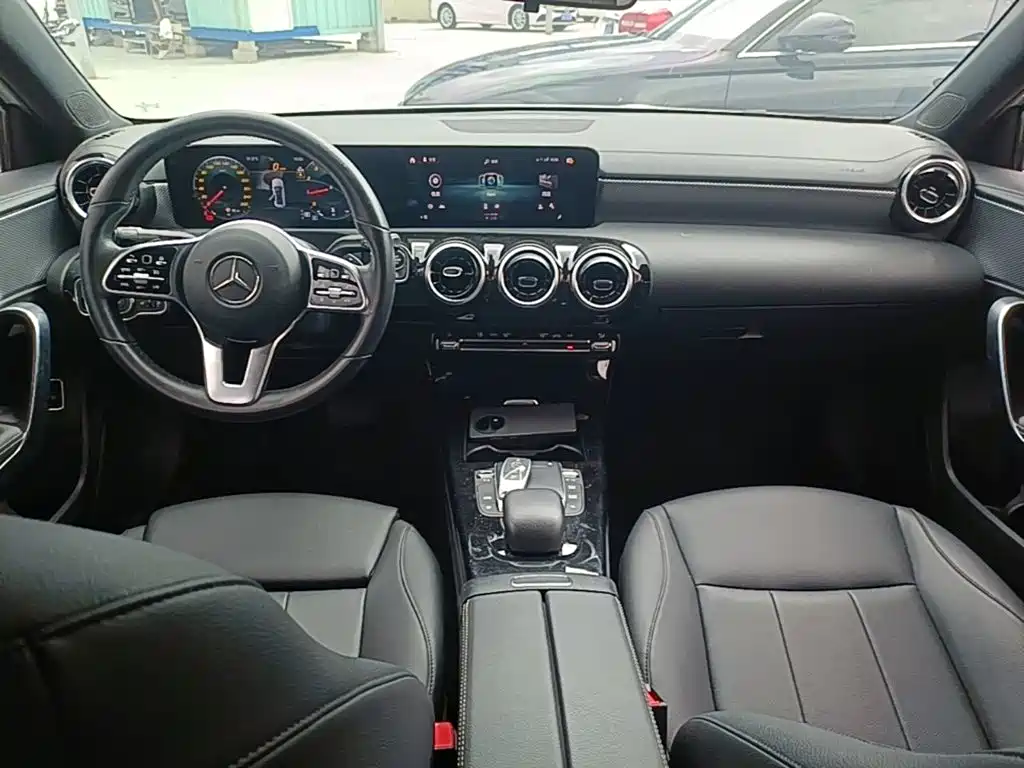 Mercedes-Benz A-Class 2023 — фото 10