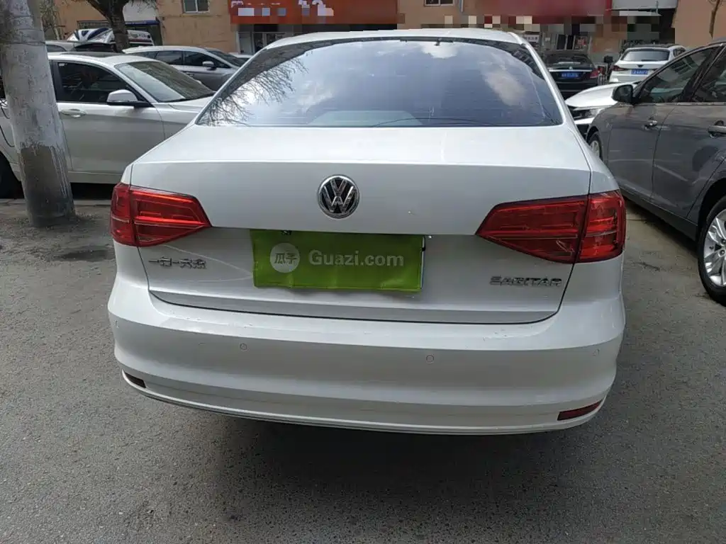 Volkswagen Sagitar 2018