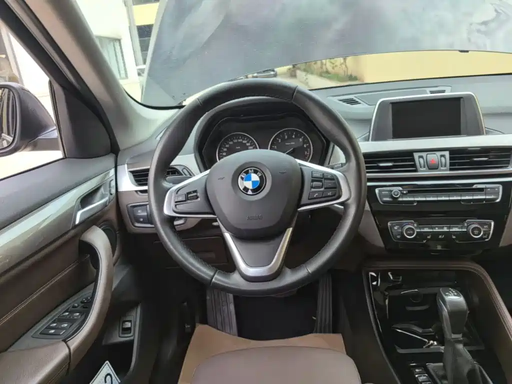 BMW X1 2017 — фото 11