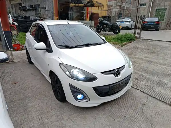 Mazda 2 2014