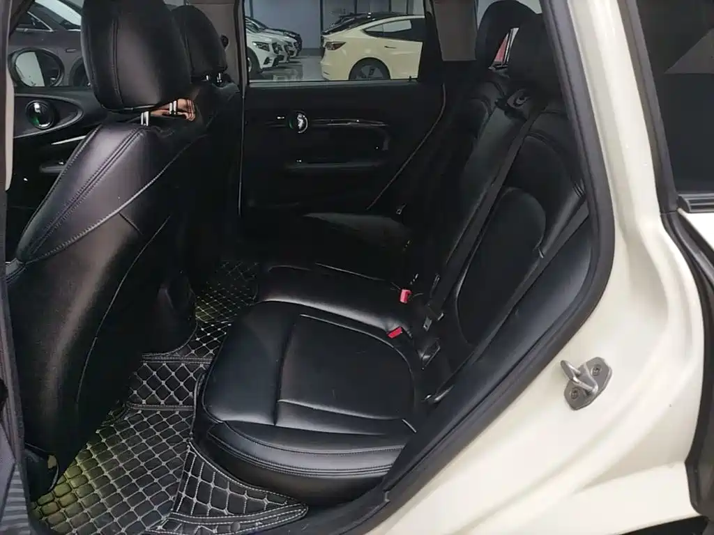 MINI Clubman 2018 — фото 17
