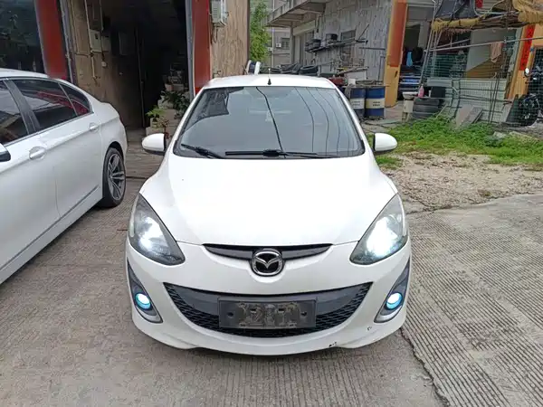 Mazda 2 2014