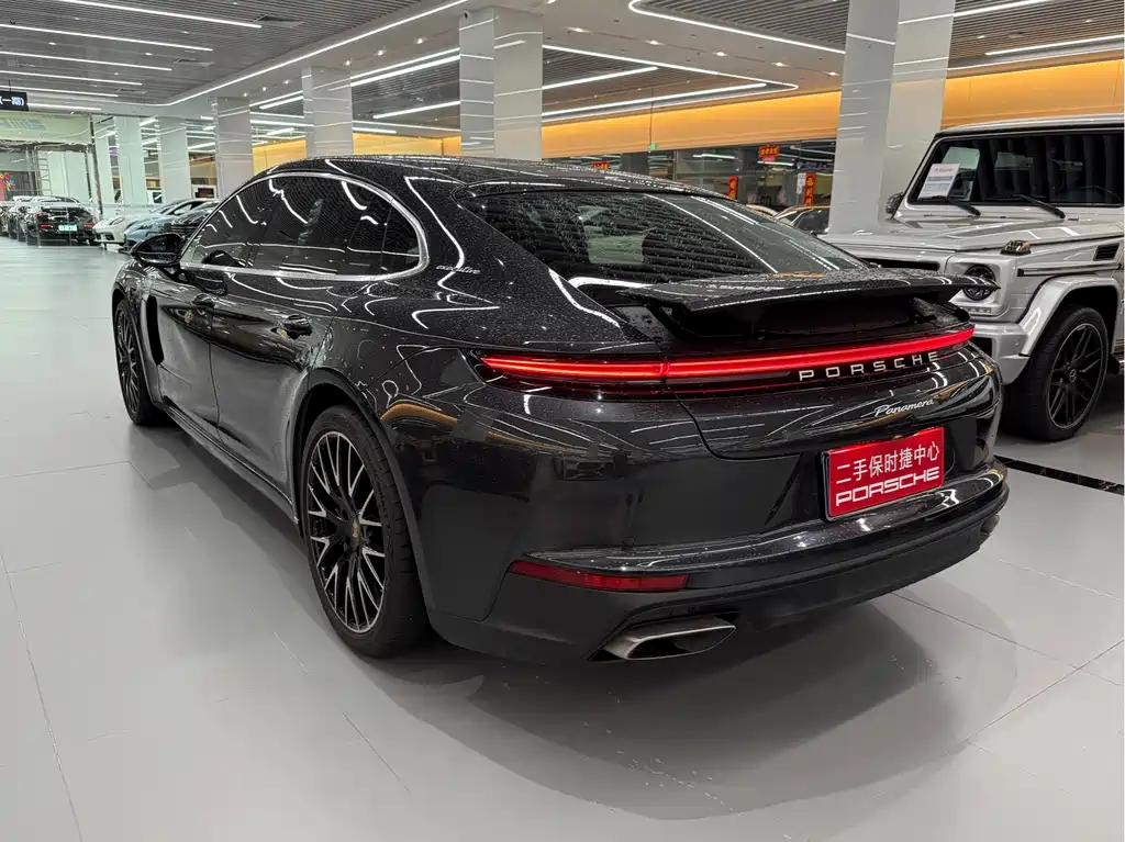 Porsche Panamera 2024
