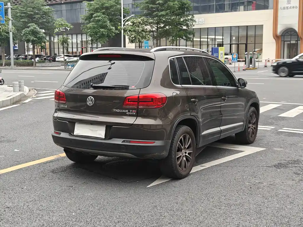 Volkswagen Tiguan 2013 — фото 4
