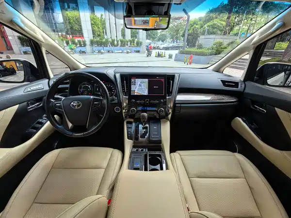 Toyota Alphard 2021