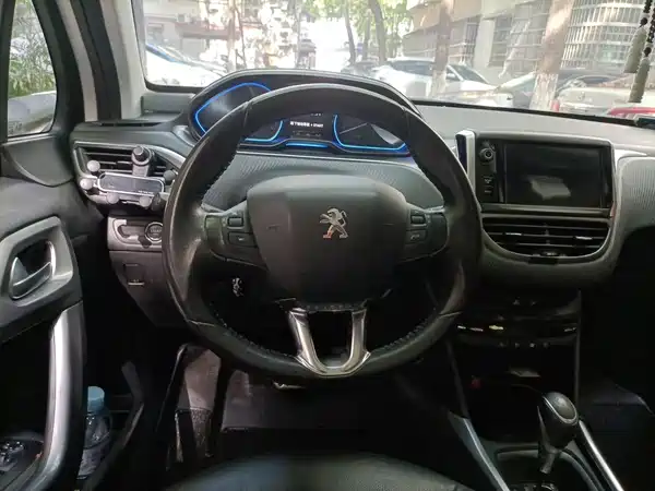 Peugeot 2008 2015