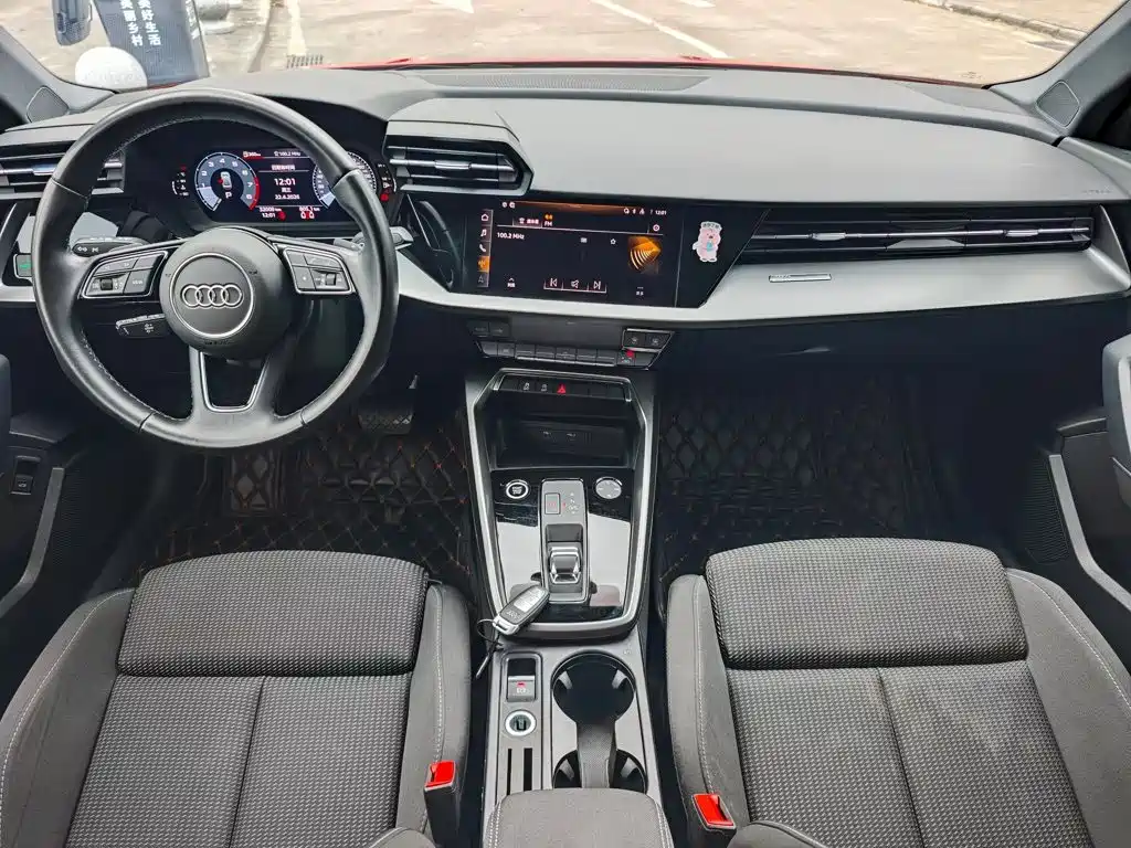 Audi A3 2023 — фото 16