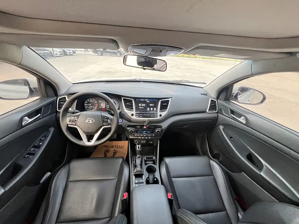 Hyundai Tucson 2018 — фото 13